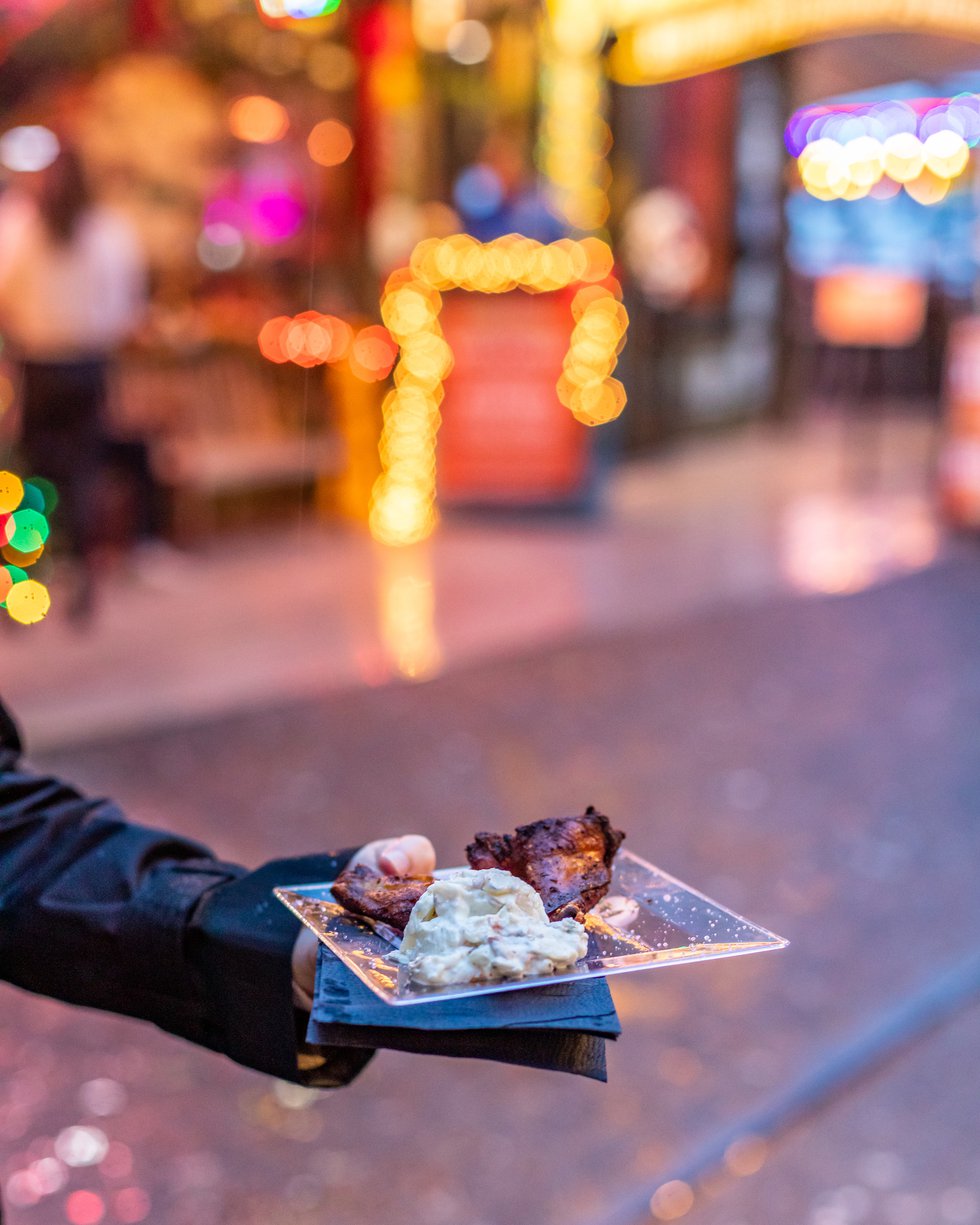 Sparkling Wine & Holiday Lights at Baytowne Wharf Nashville Lifestyles